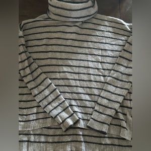Women’s size M madewell hi-low turtleneck sweater